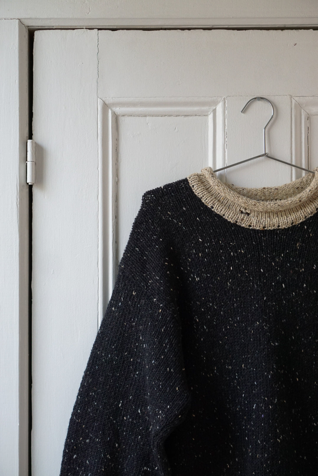 Black Speckled Irish Tweed Knit | Size L/XL