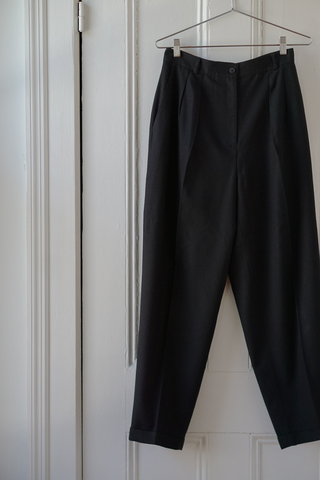 Black Pleated Bow Leg Trousers | Size 28/29