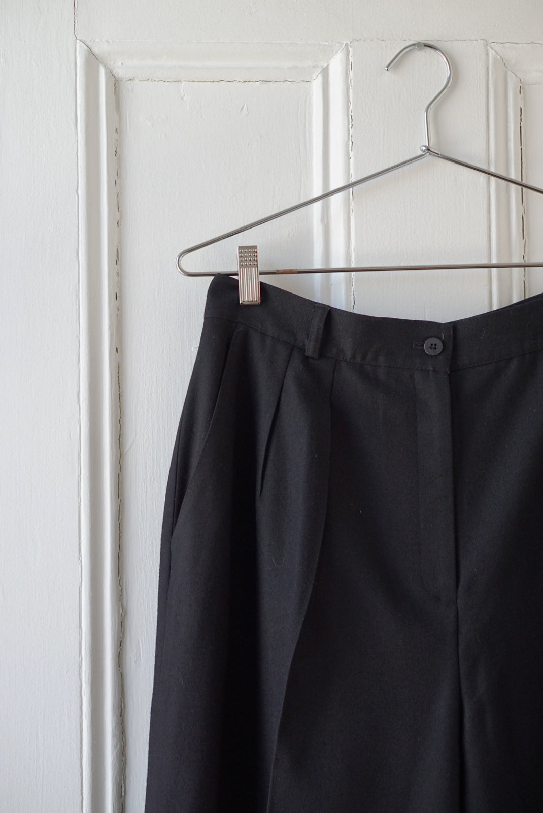 Black Pleated Bow Leg Trousers | Size 28/29