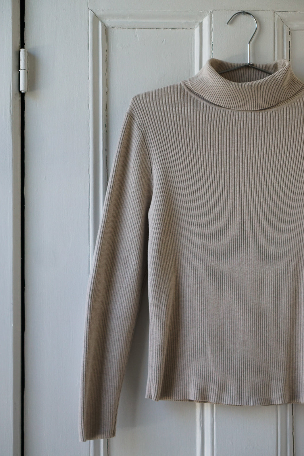 Oat Ribbed Turtleneck Sweater | Size M