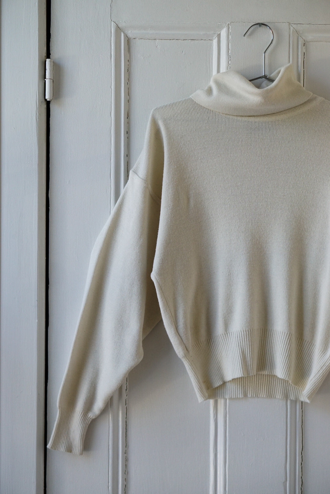 Porcelain White Turtleneck Sweater | Size S