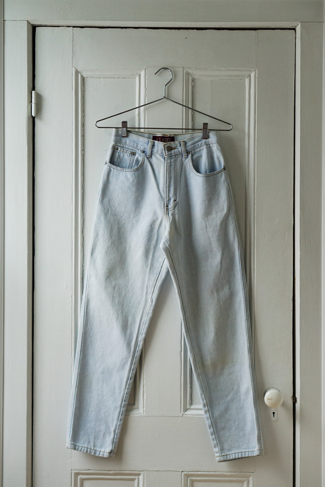 Light Wash High Waisted Jeans | Size 26