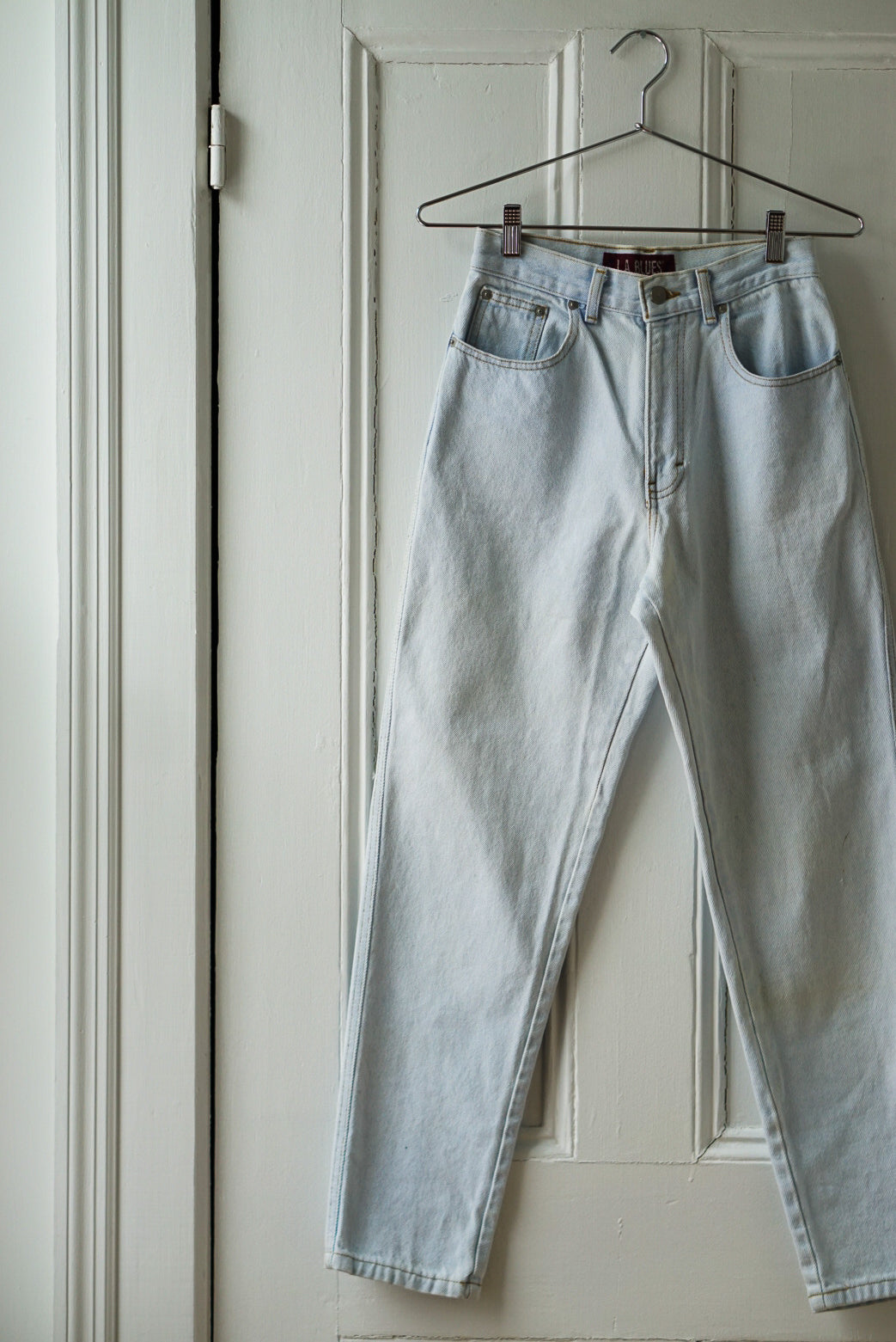 Light Wash High Waisted Jeans | Size 26