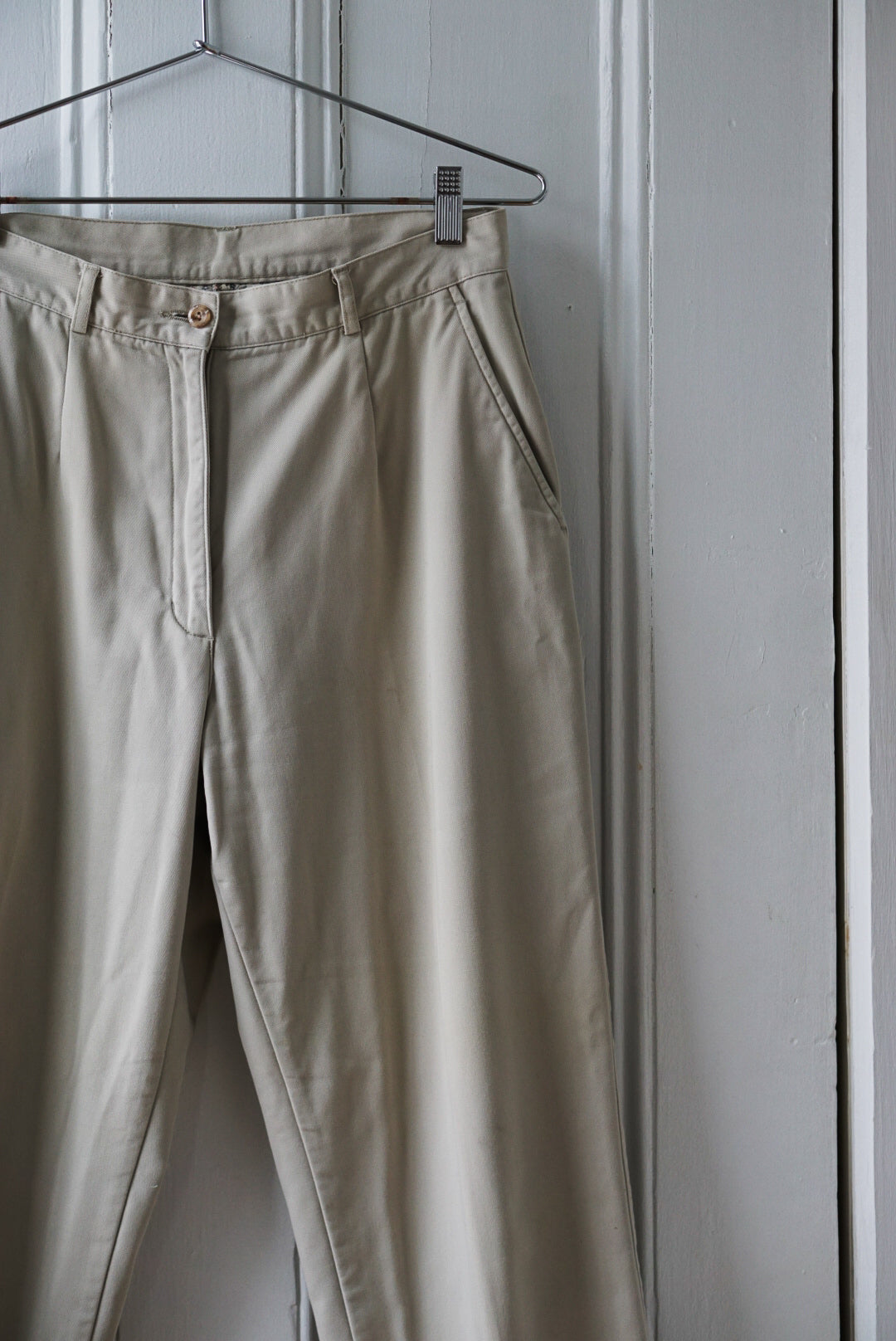 Floral Lined High Rise Khaki Pants | Size 29