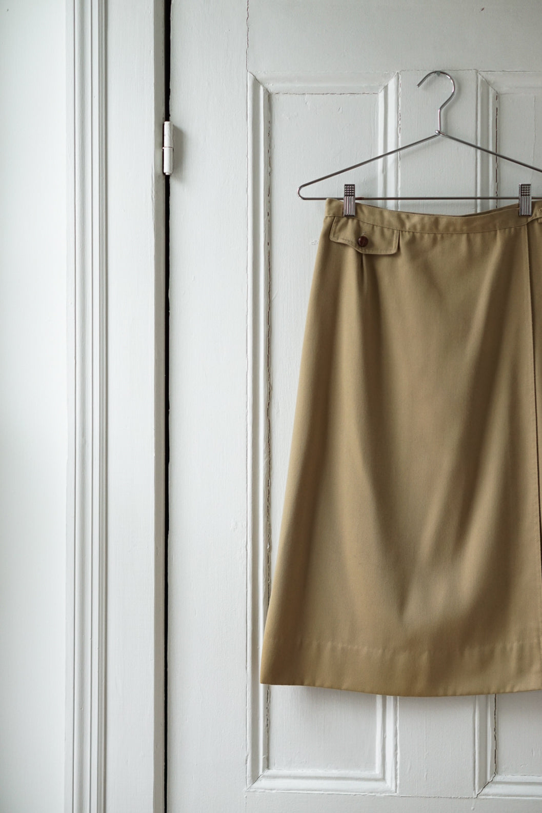 Ecru Wrap Skirt with Brown Woven Buttons | Size 28