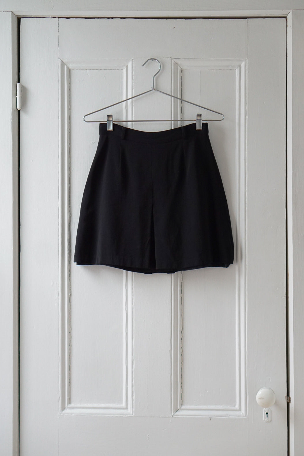 Paris Black Wool Single Pleated Mini Skirt | Size 26/27