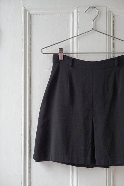 Paris Black Wool Single Pleated Mini Skirt | Size 26/27