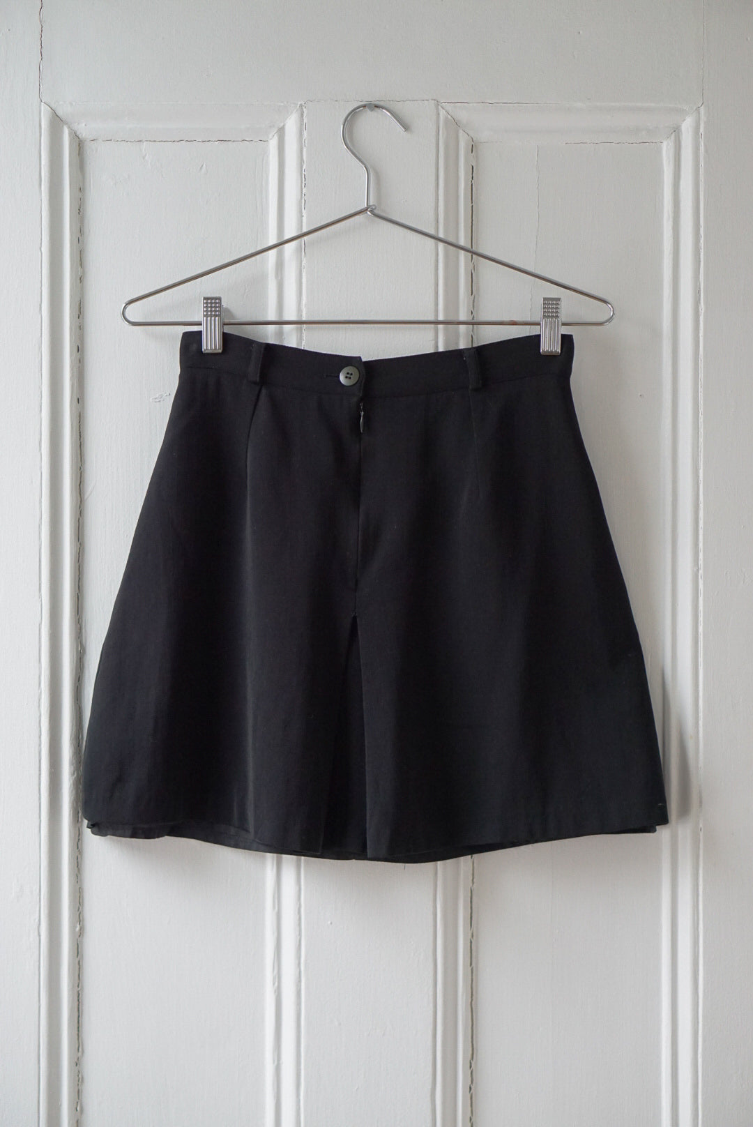 Paris Black Wool Single Pleated Mini Skirt | Size 26/27