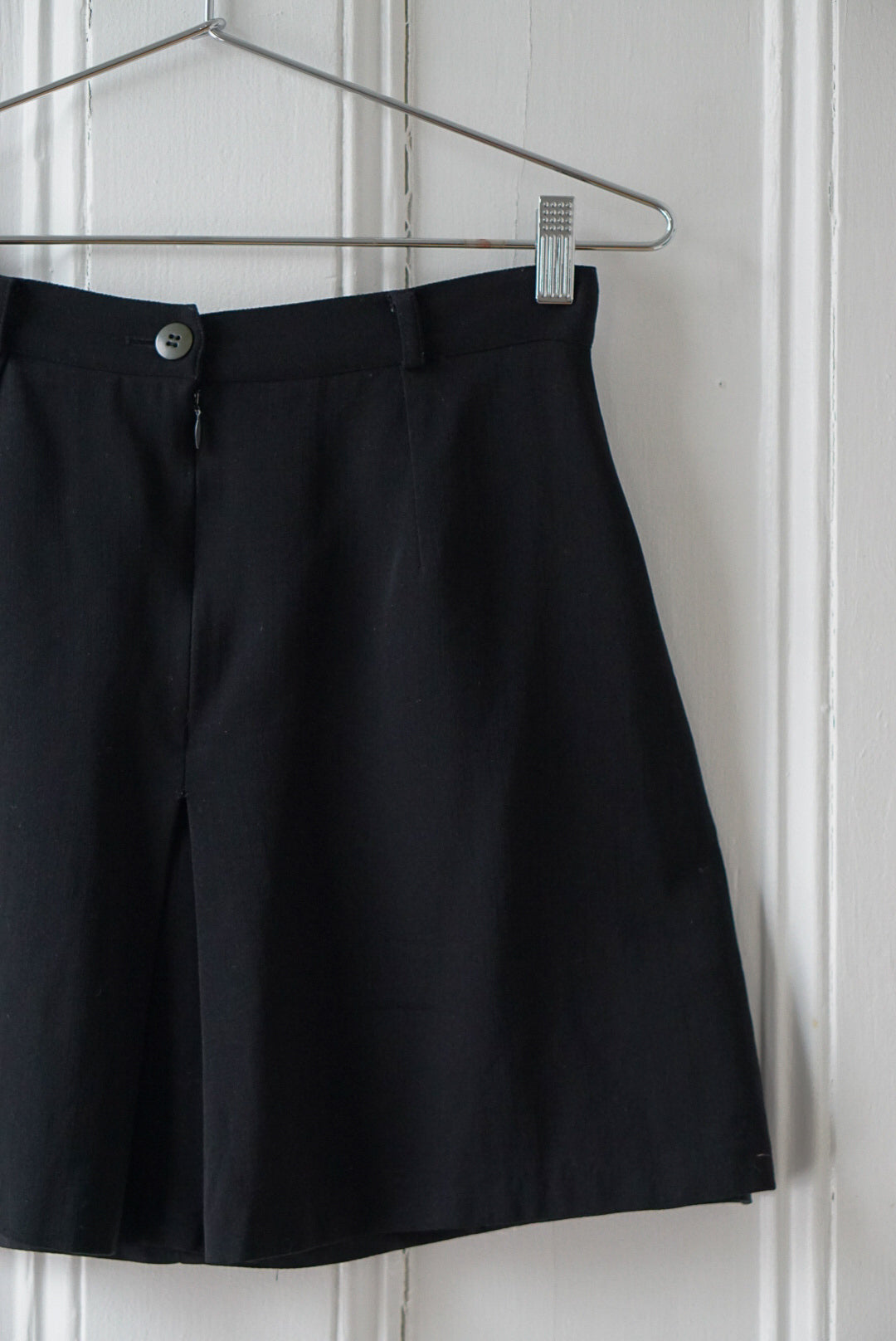 Paris Black Wool Single Pleated Mini Skirt | Size 26/27