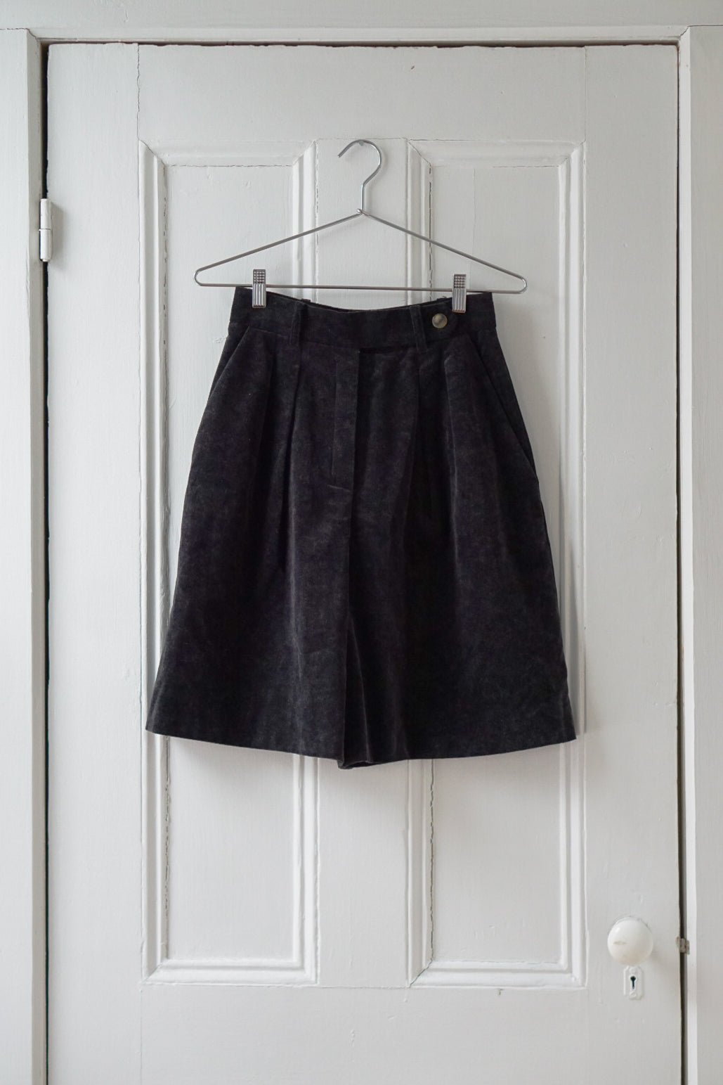 Ebony Black Velvet Culottes Shorts | Size 26/27