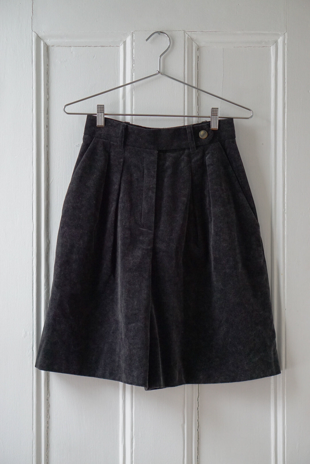 Ebony Black Velvet Culottes Shorts | Size 26/27