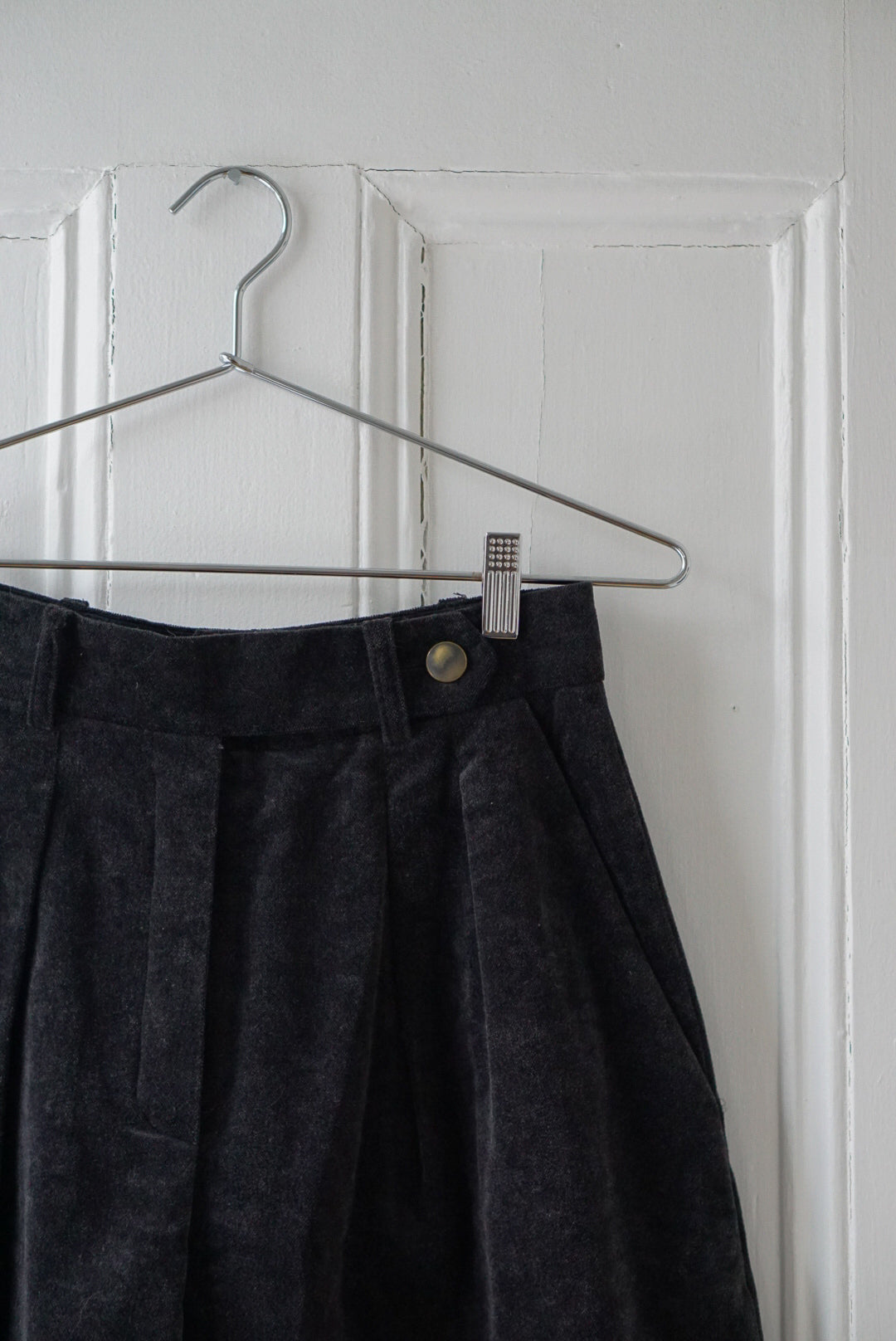 Ebony Black Velvet Culottes Shorts | Size 26/27