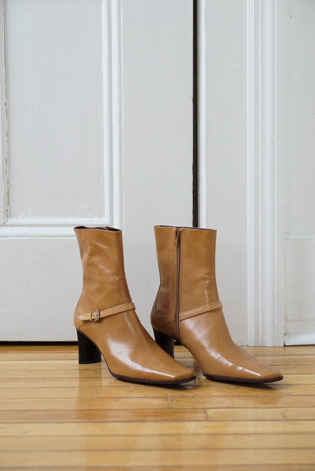 Biscotti Leather Ankle Boots | Size 6