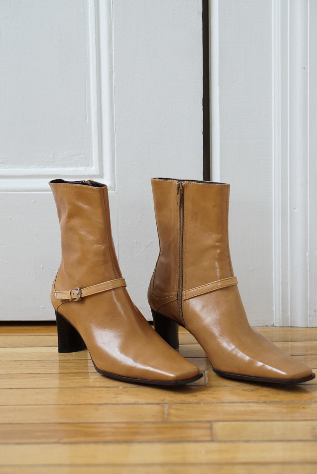 Biscotti Leather Ankle Boots | Size 6