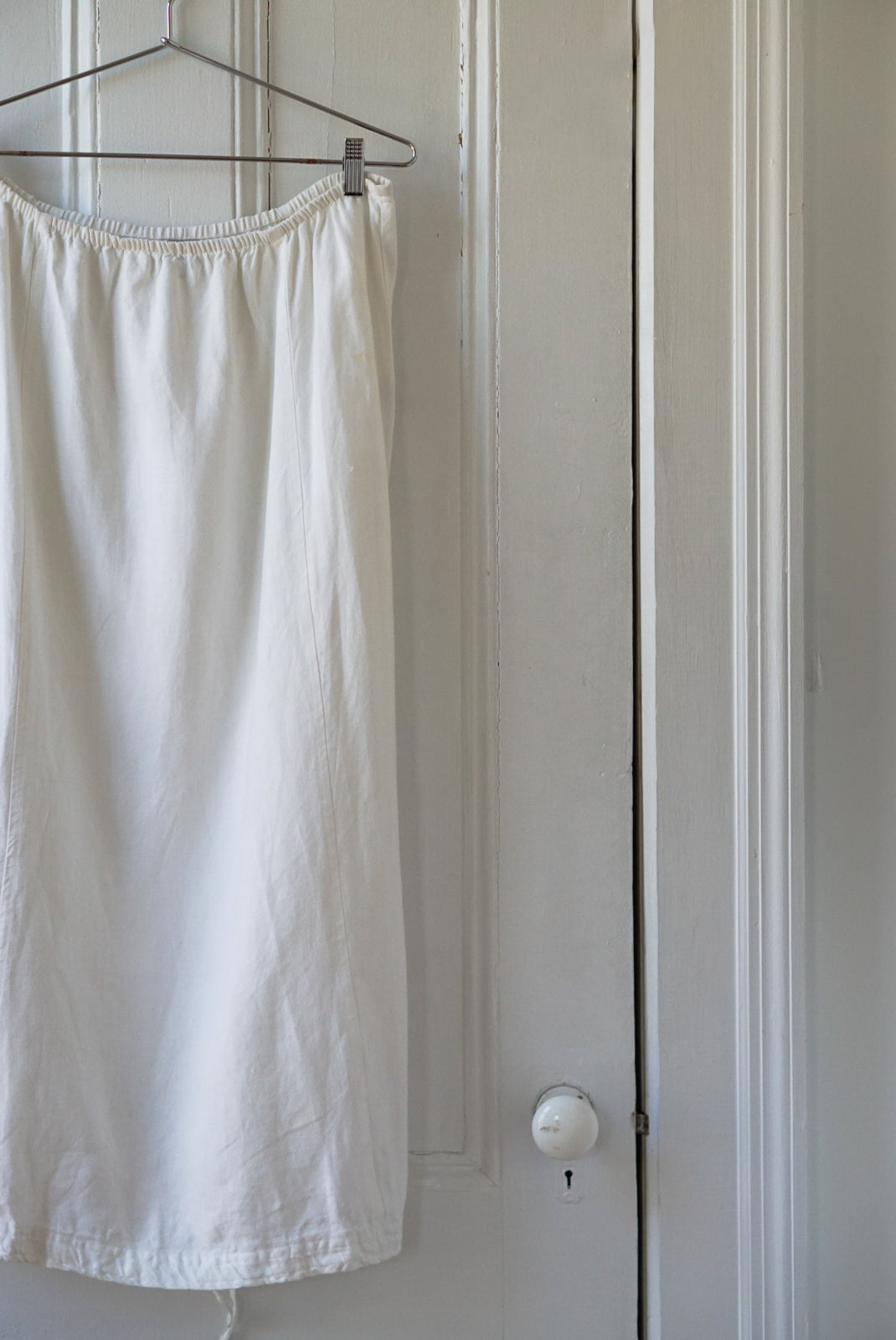 White Linen Maxi Skirt w Drawstring Hem | Size L/XL
